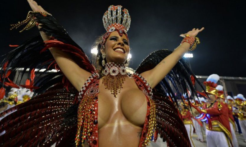 Эро карнавал Рио в Бразилии 2020