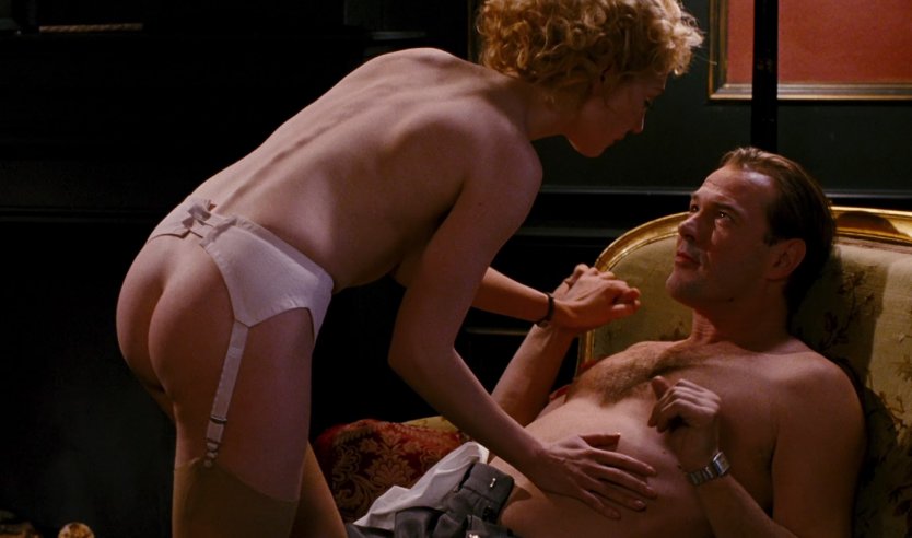 Черная книга Кэрис Ван Хаутен голая