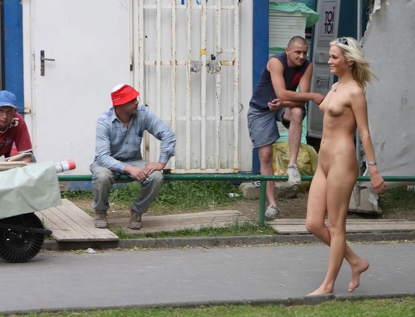 Обнажение в публичных местах