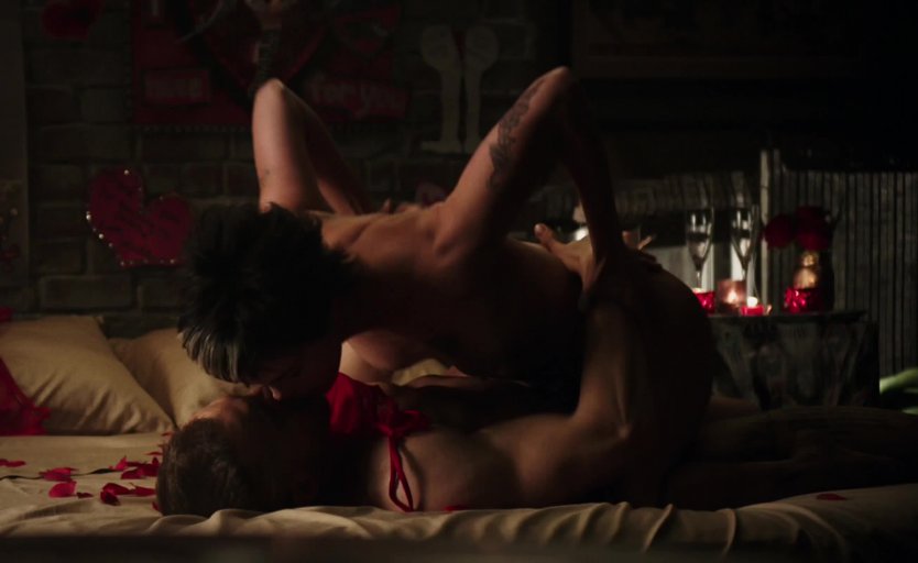 Морена Баккарин голая в фильме Дэдпул