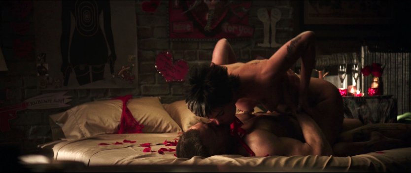 Морена Баккарин голая в фильме