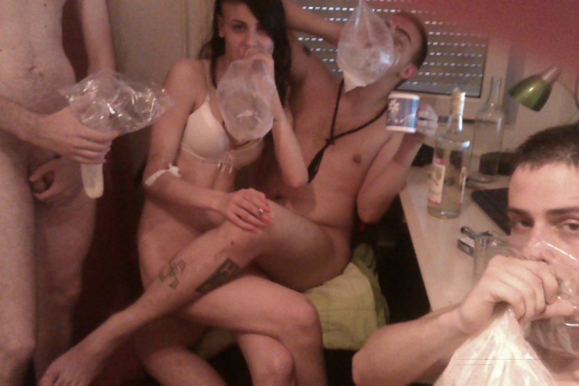 Пьяные голые девки на вписке