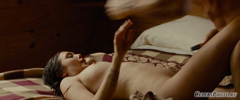 Элизабет Олсен голая в фильме