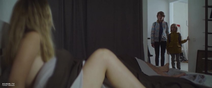 Кристен Риттер топлесс