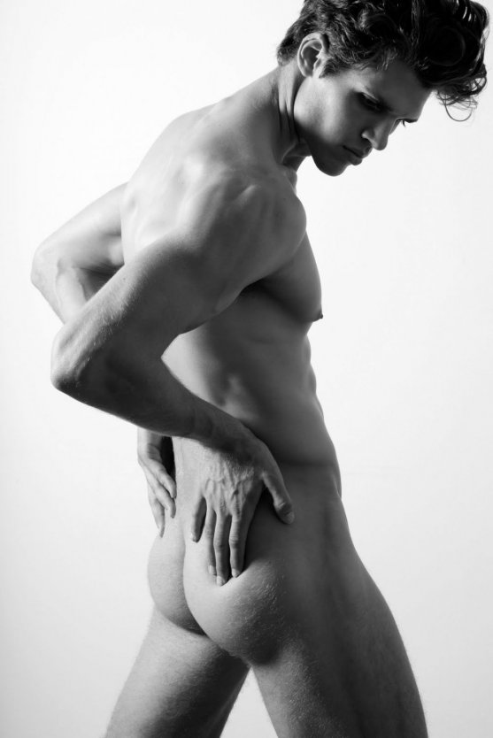 Мужская фотосессия в стиле ню