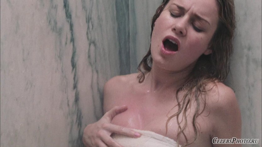 Таннер Холл Бри Ларсон душ