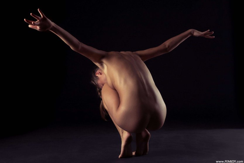 Красивые голые гимнастки