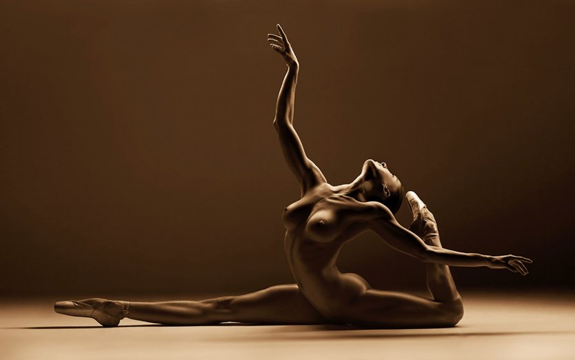 Голые молодые гимнастки