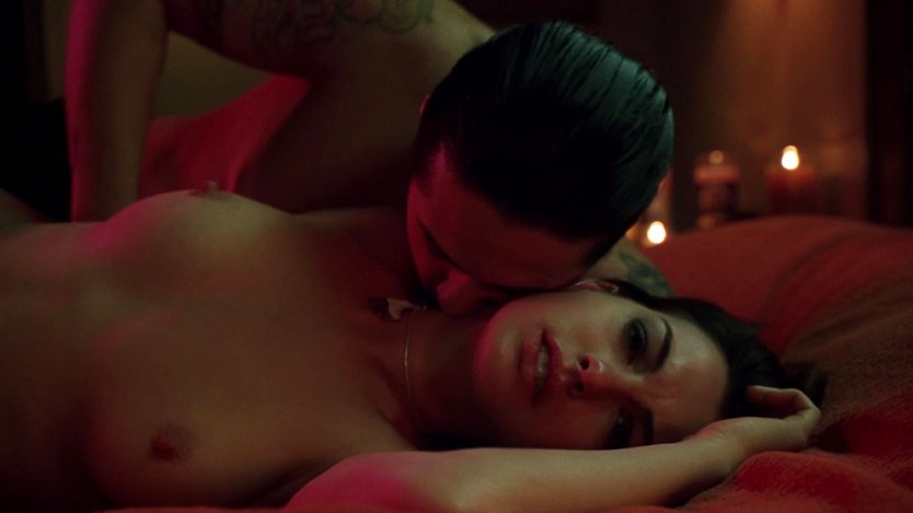 Хатауэй Энн голая в фильме