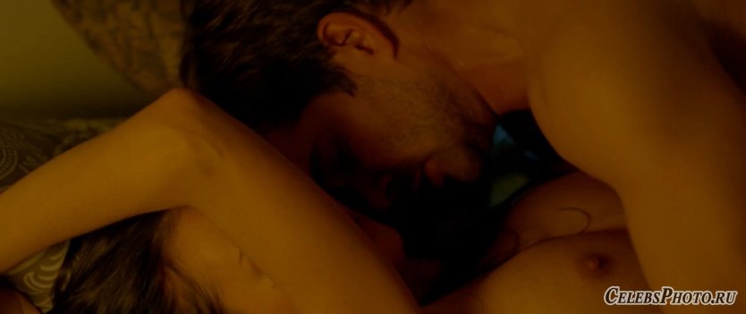 Паулина Андреева Саранча ню