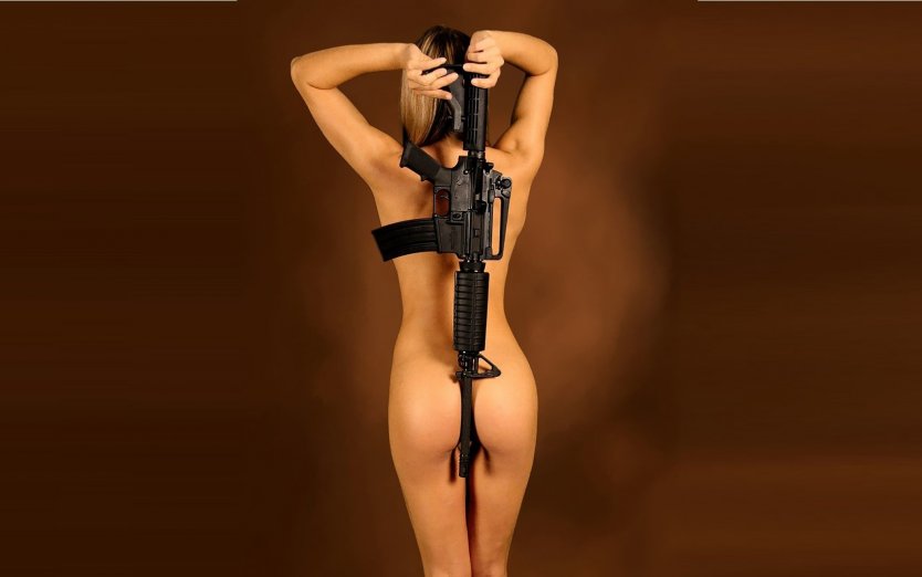 Креативные голые женщины