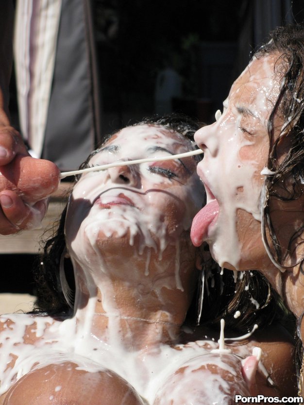 Кончают литрами на лицо