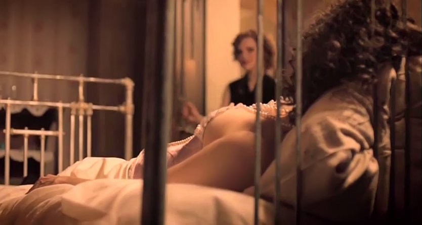 Катерина шпица Крымский мост ню