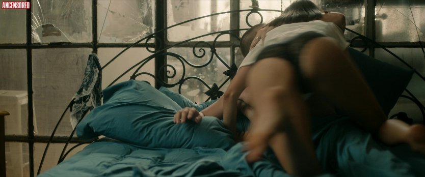 Нина Добрев голая в фильме