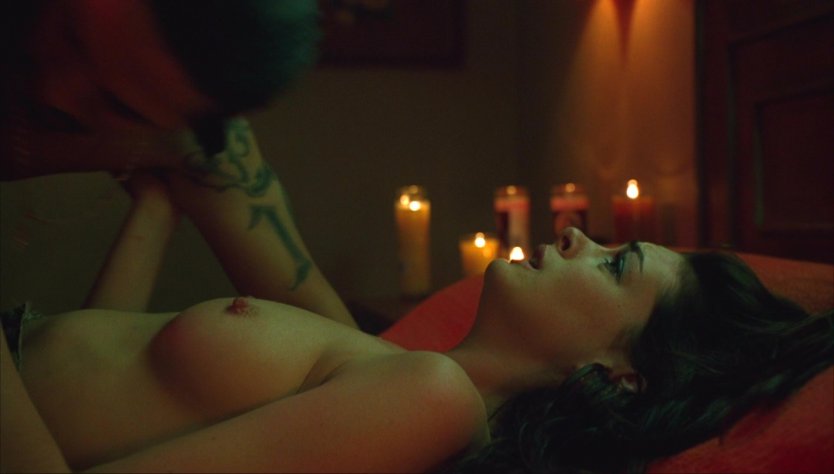 Актриса Энн Хэтэуэй голая