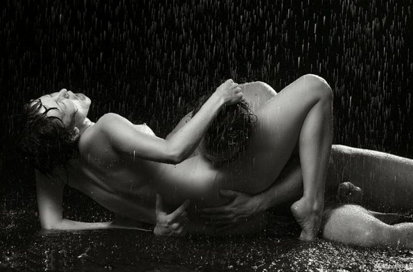 Эротические позы в воде