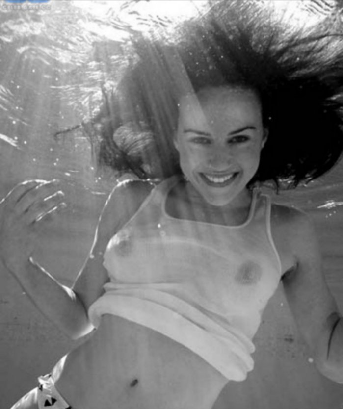 Карл Гуджино разделась