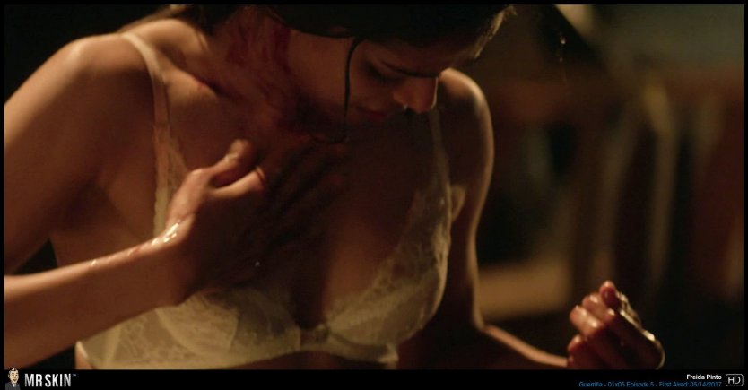 Голенькая Фрида лапочка