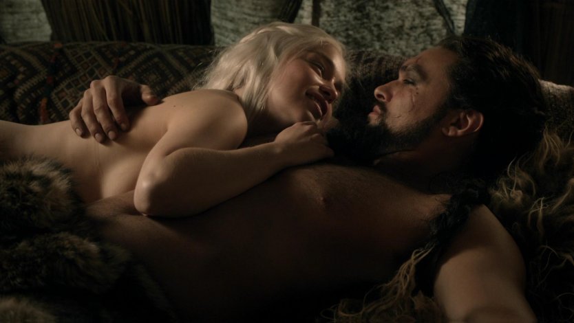 Эмилия Кларк постельные сцены