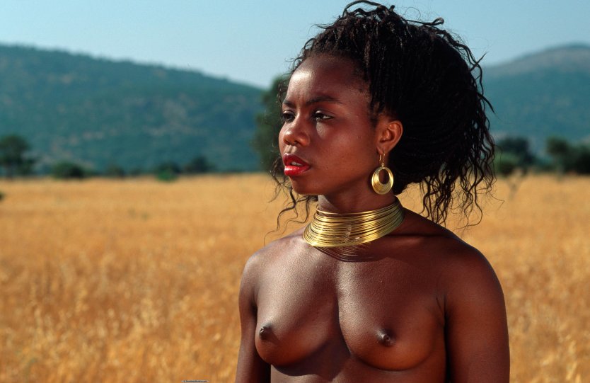 Африканское племя Сурма nude