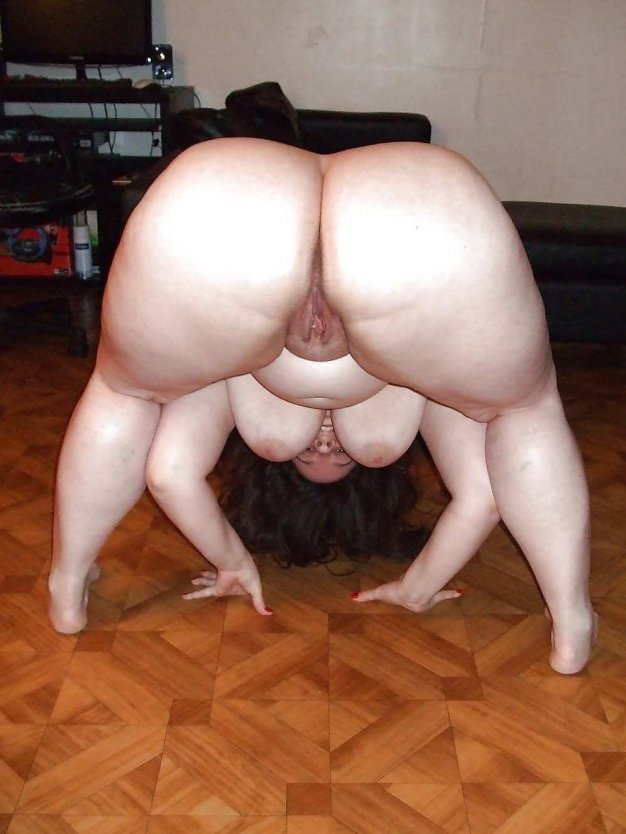 Голые попки зрелых баб