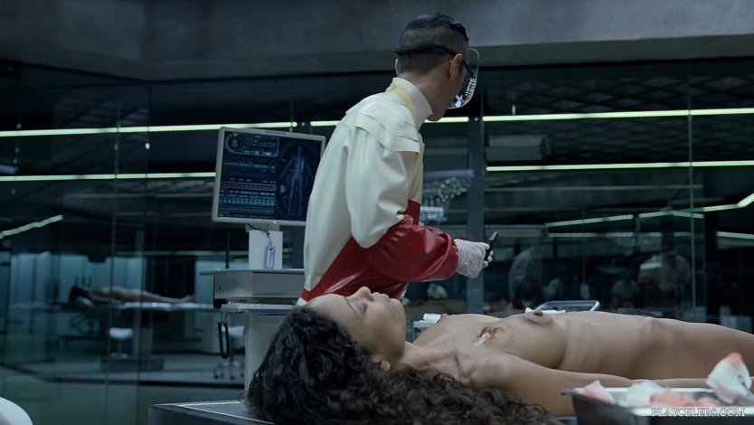 Анджела Сарафян сиськи