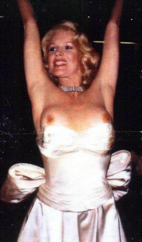 Ким Бейсингер фото голая