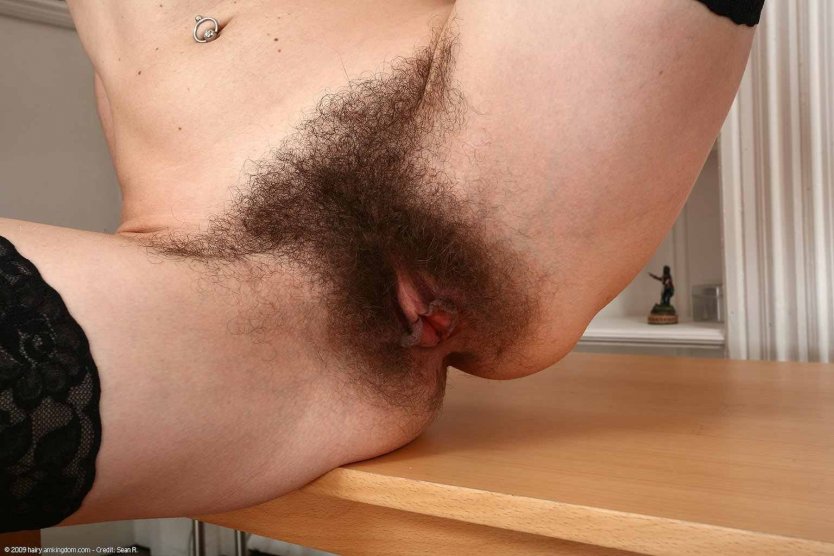 Волосатая писечка блондинки