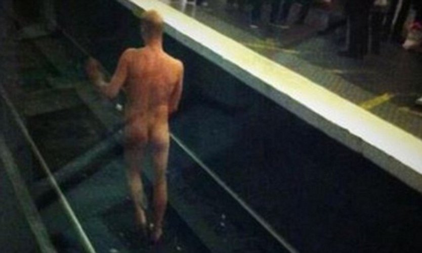 Долой стыд голые парни в метро