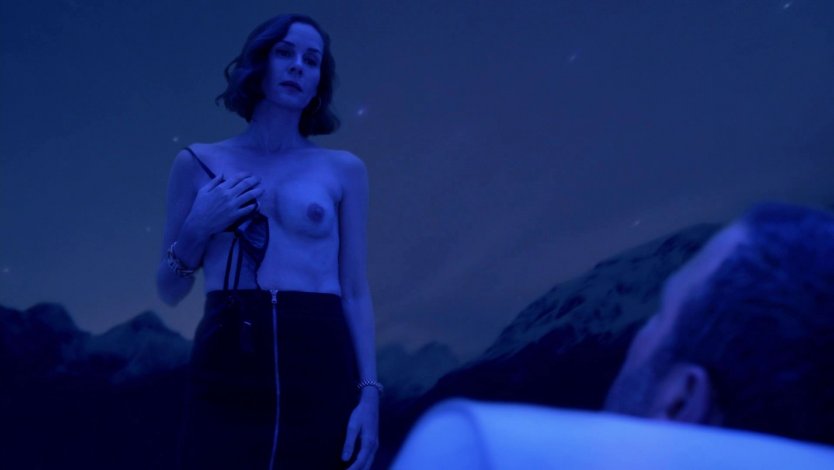 Эмбет Джин Дэвидц голая