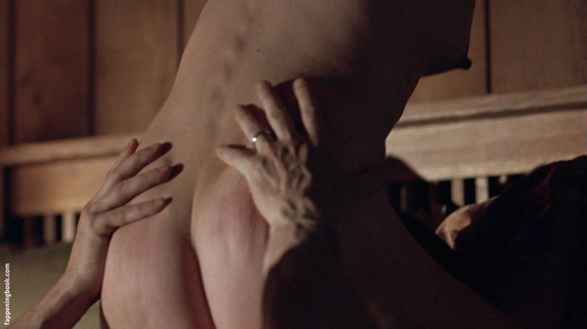 Эмбет Дэвидц обнаженка