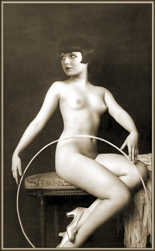 Голые женщины прошлых веков