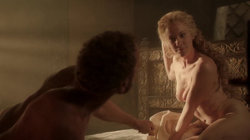 Голая Лара Пульвер из сериала демоны да Винчи