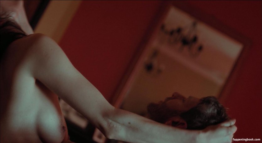 Голая в кино актриса Анна Уолтон