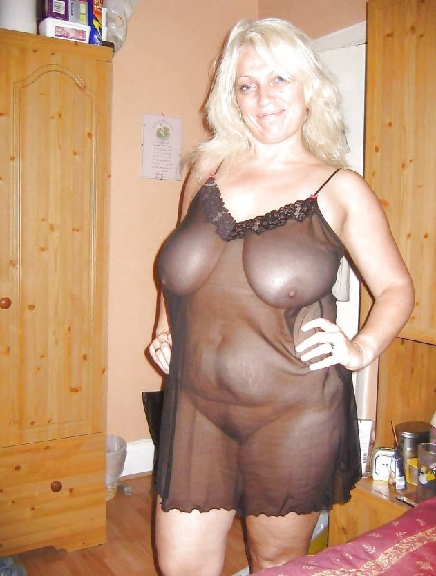 Голые пышные в эротическом белье