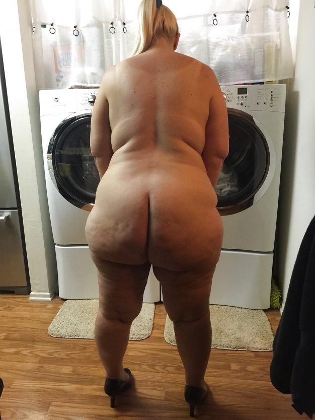 Большие голые попы с целлюлитом
