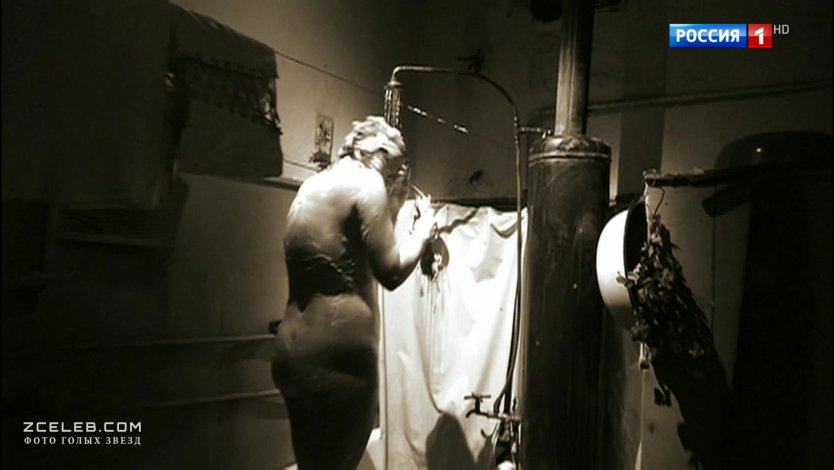 Голышом актриса Юлия Ауг