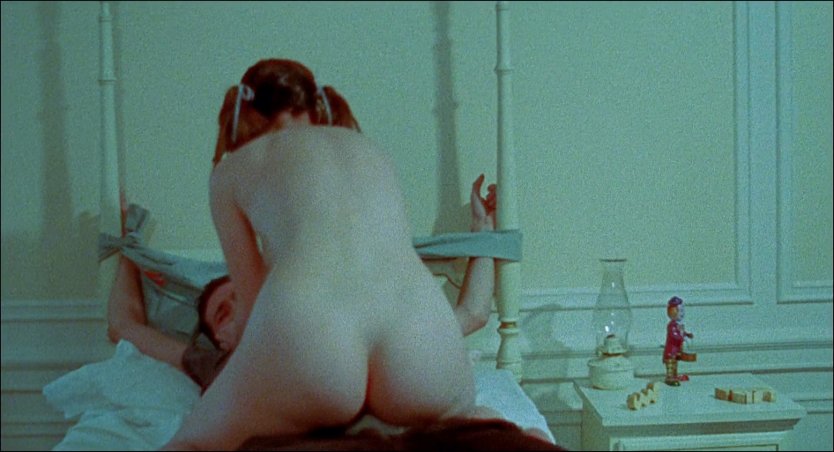 Руби Ларокка голая в фильме