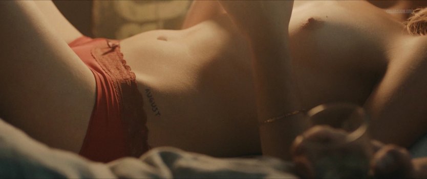 Пас Вега голая в фильме Кармен