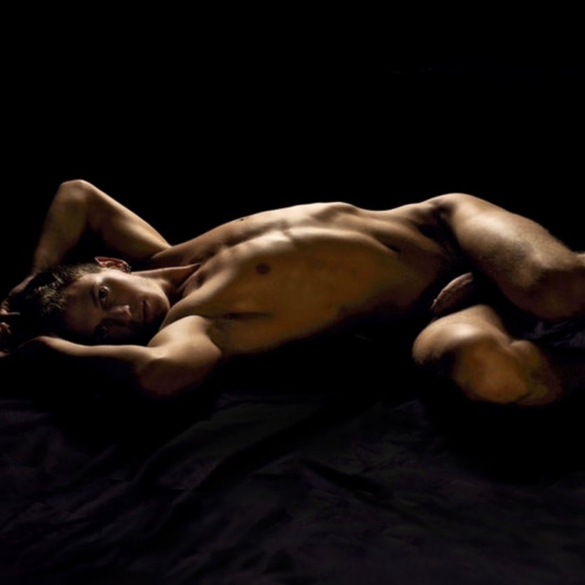 Фотосессия голых мужчин