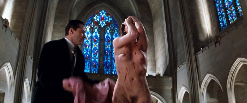 Конни Нильсен 1997 грудь