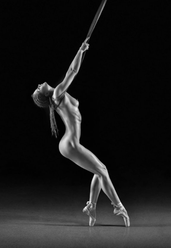 Голые цирковые артисты