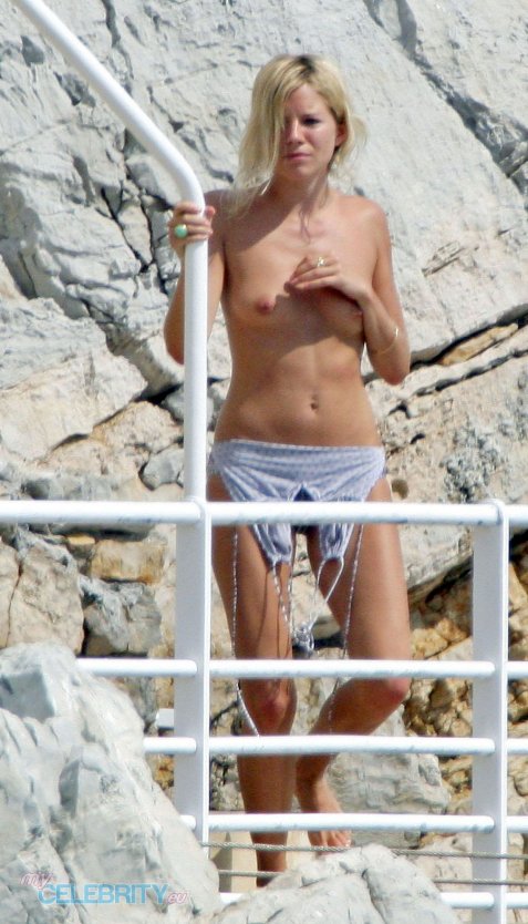 Сиенна Миллер обнаженка