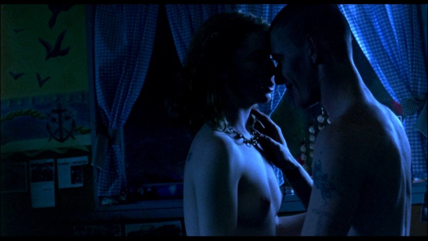 Жаклин Маккензи в купальнике