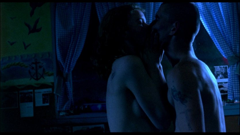 Жаклин Маккензи голая попа