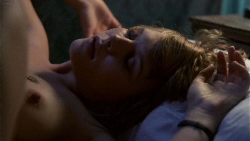 Кэтлин Робертсон топлес