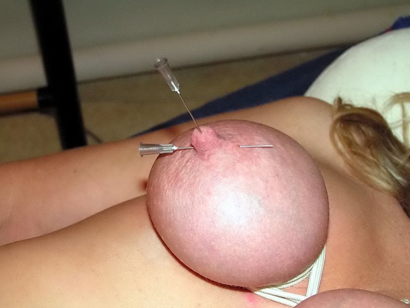 Сиськи оттягивание сосков