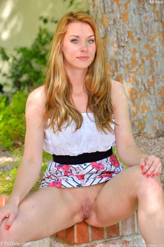 Порноактриса Тина Кароль