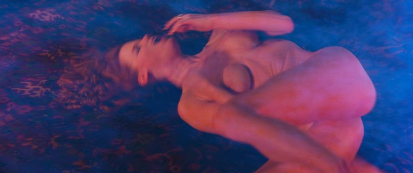 Конни Нильсен адвокат дьявола nude