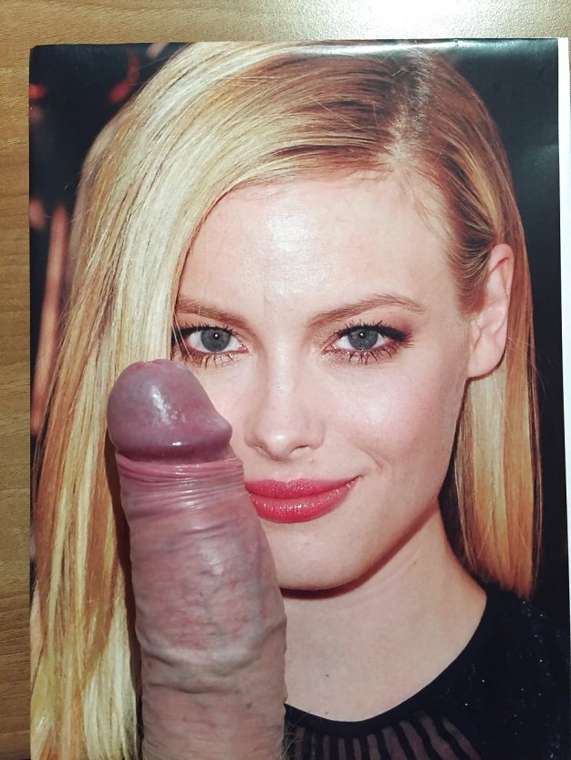 Дженнифер Лоуренс на члене